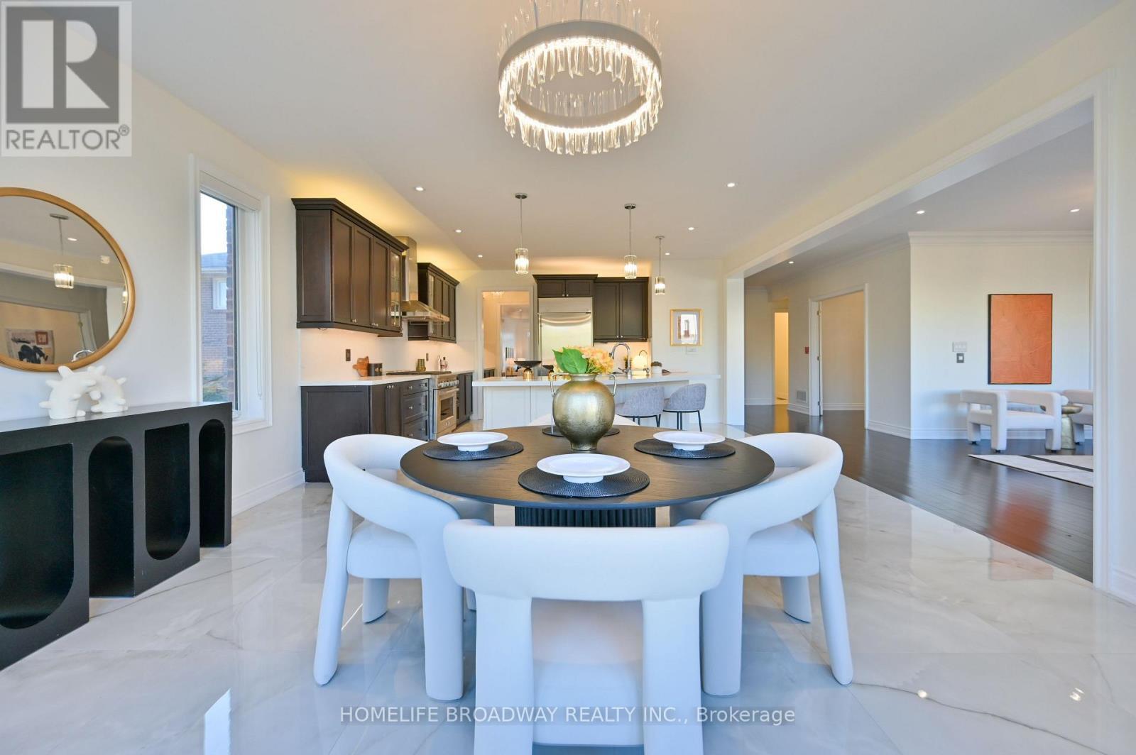 kitchen and breakfast area - 55 Avenue Road, Richmond Hill, ON - Indoor Photo Showing Dining Room