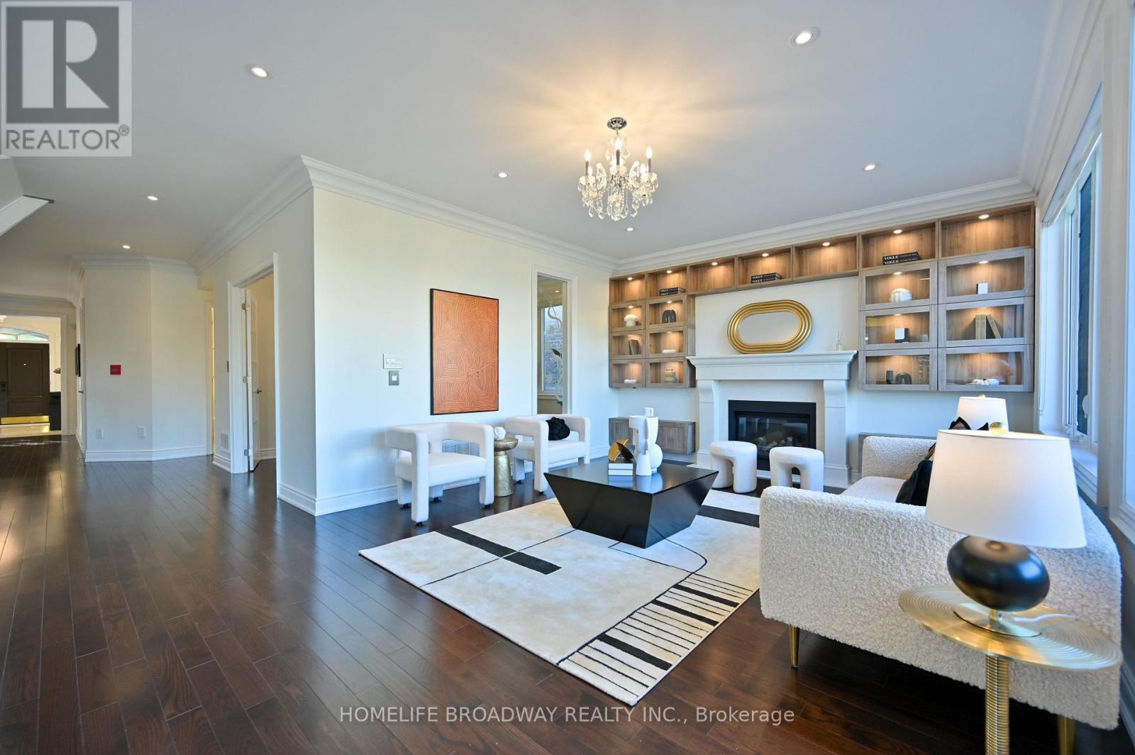 family room - 55 Avenue Road, Richmond Hill, ON - Indoor With Fireplace