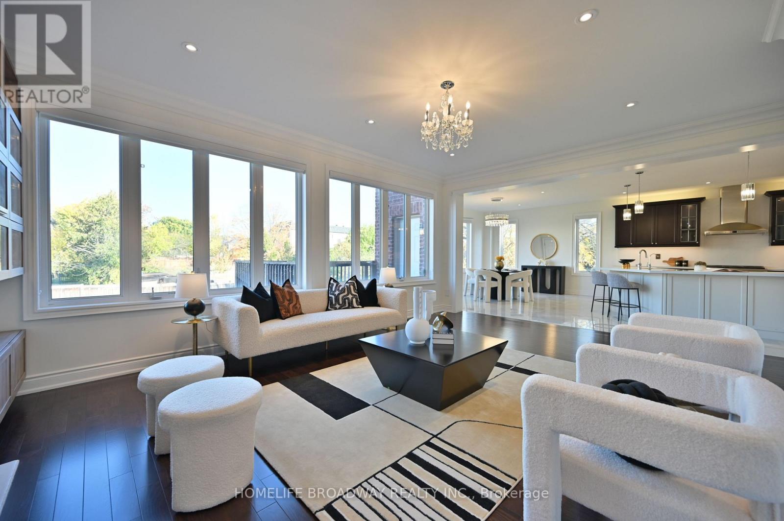 family room with kitchen - 55 Avenue Road, Richmond Hill, ON - Indoor Photo Showing Living Room