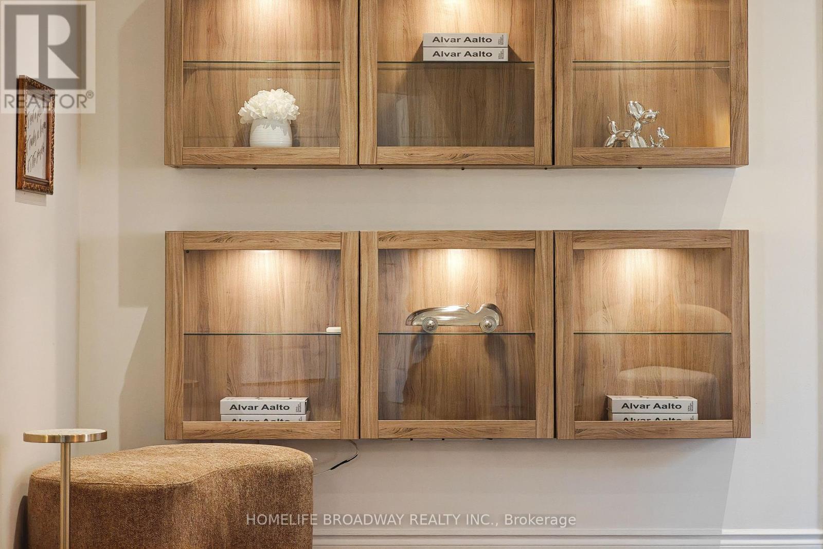 build in shelf - 55 Avenue Road, Richmond Hill, ON - Indoor Photo Showing Other Room