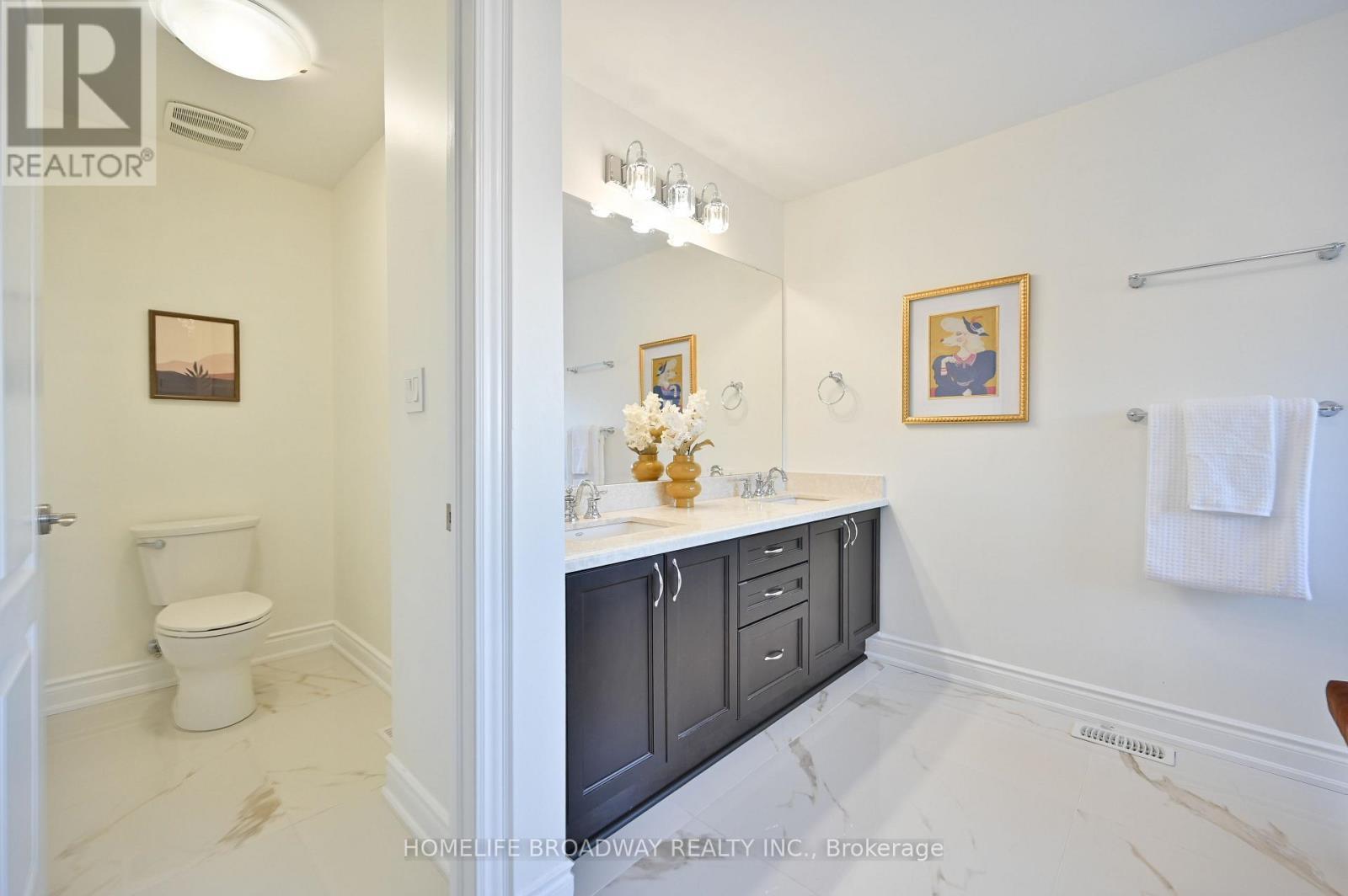semi ensuite - 55 Avenue Road, Richmond Hill, ON - Indoor Photo Showing Bathroom