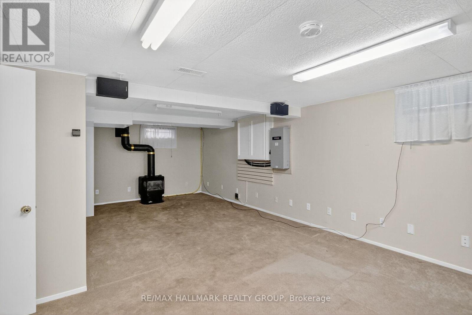 1281 Erindale Drive, Ottawa, ON - Indoor