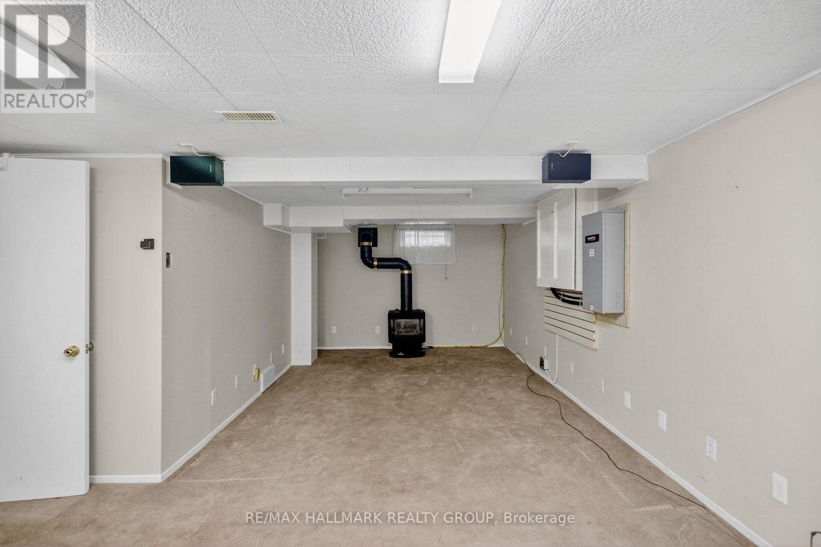 1281 Erindale Drive, Ottawa, ON - Indoor