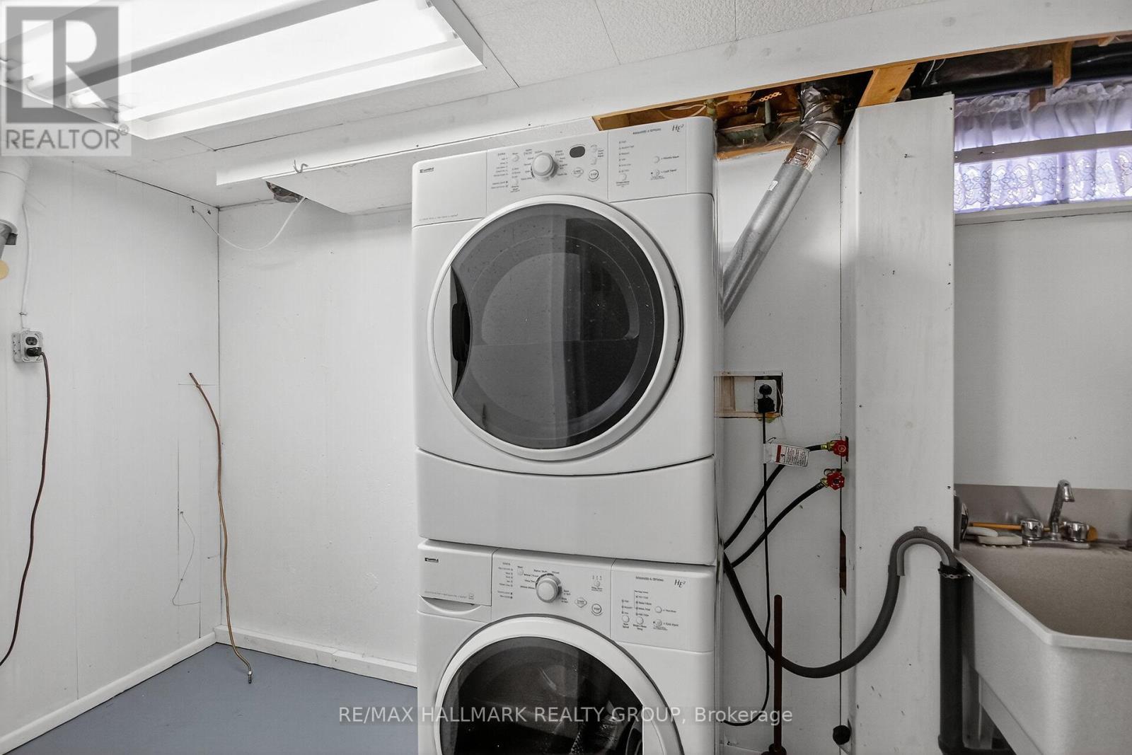 1281 Erindale Drive, Ottawa, ON - Indoor Photo Showing Laundry Room