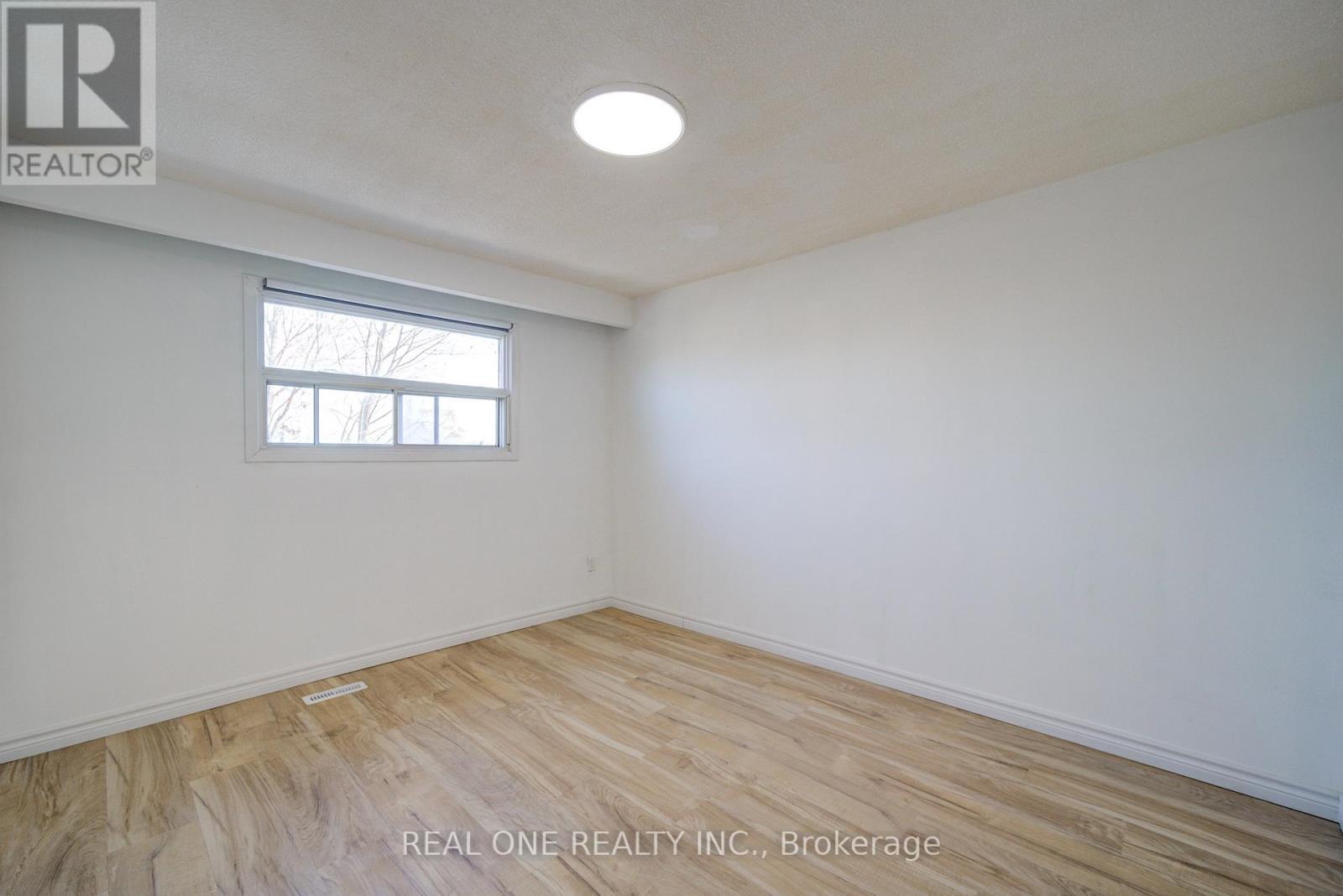2525 Trident Avenue, Mississauga, ON - Indoor Photo Showing Other Room