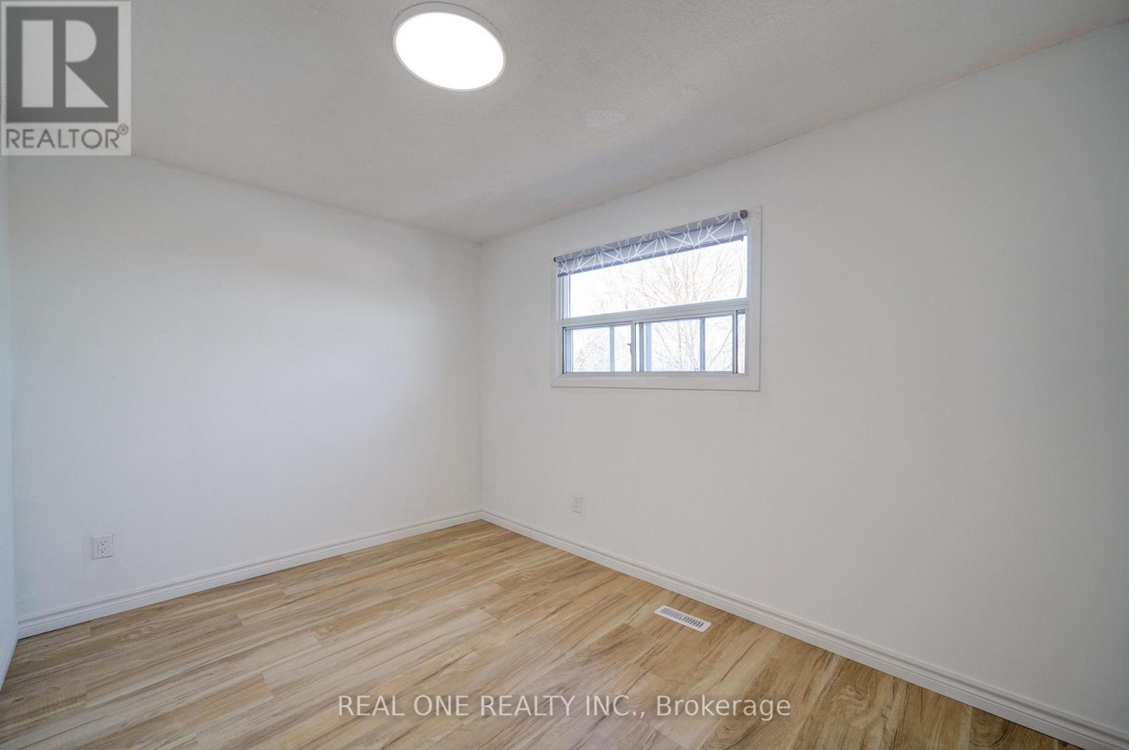 2525 Trident Avenue, Mississauga, ON - Indoor Photo Showing Other Room