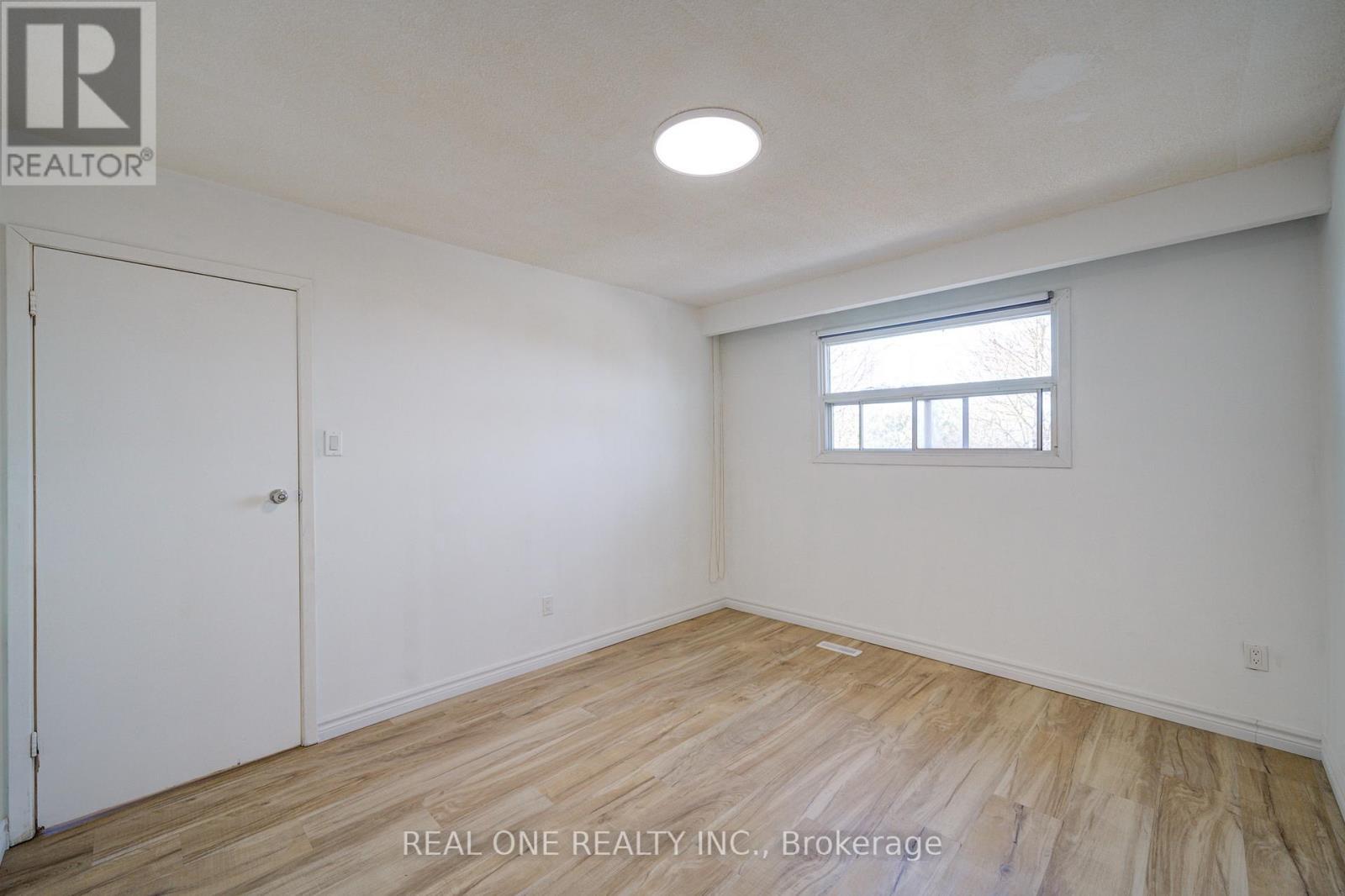 2525 Trident Avenue, Mississauga, ON - Indoor Photo Showing Other Room
