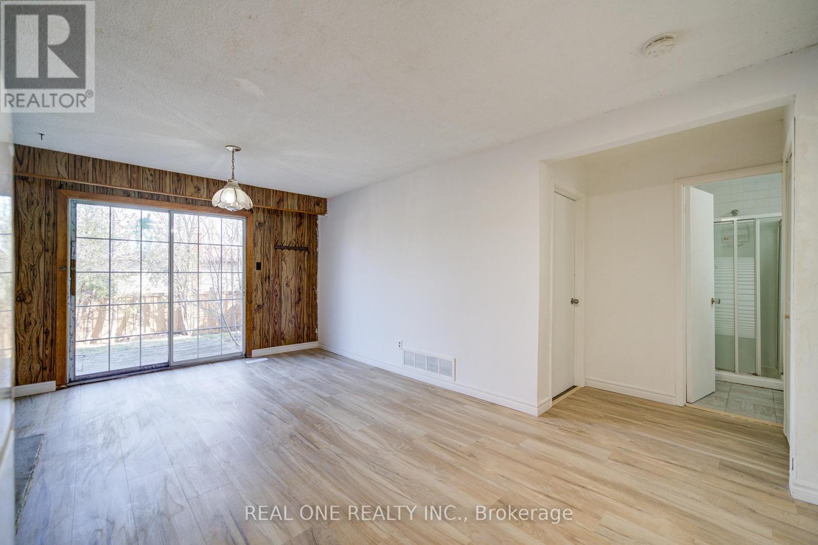 2525 Trident Avenue, Mississauga, ON - Indoor Photo Showing Other Room