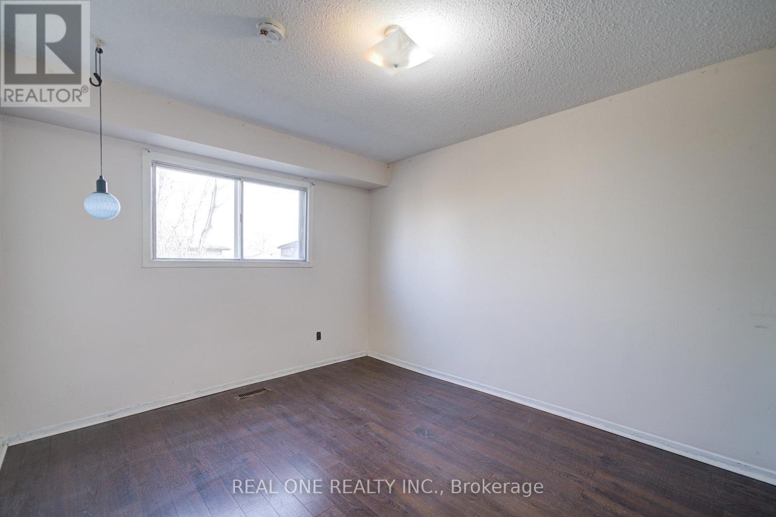 2525 Trident Avenue, Mississauga, ON - Indoor Photo Showing Other Room
