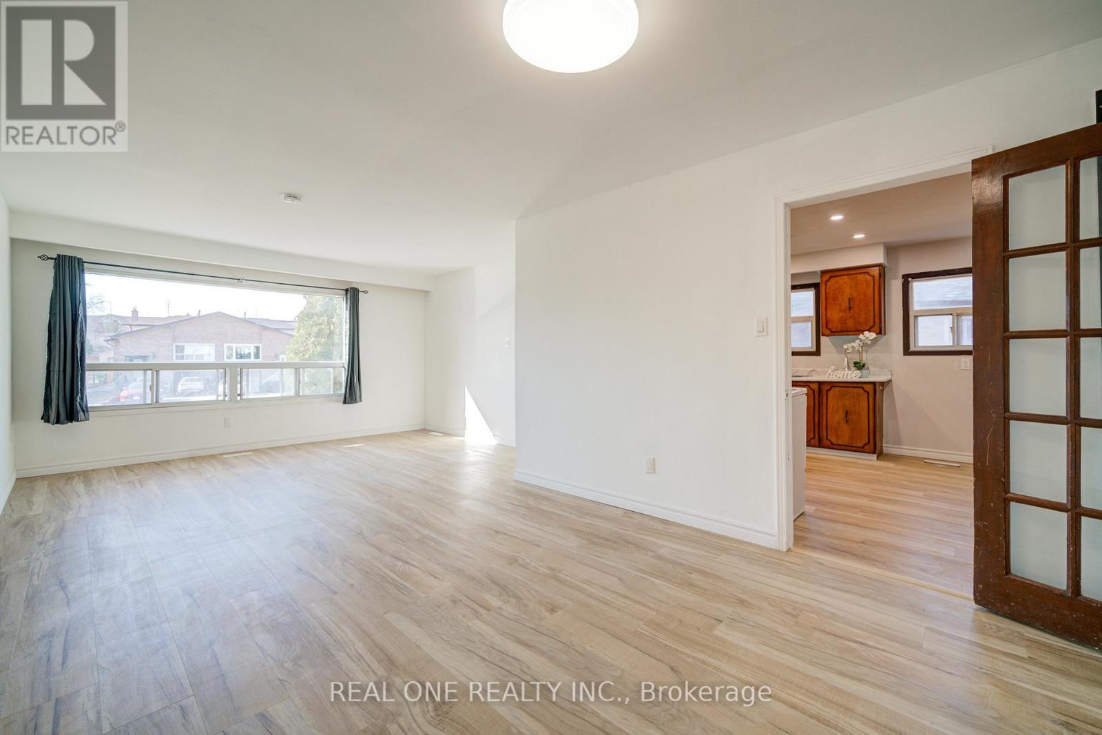 2525 Trident Avenue, Mississauga, ON - Indoor Photo Showing Other Room