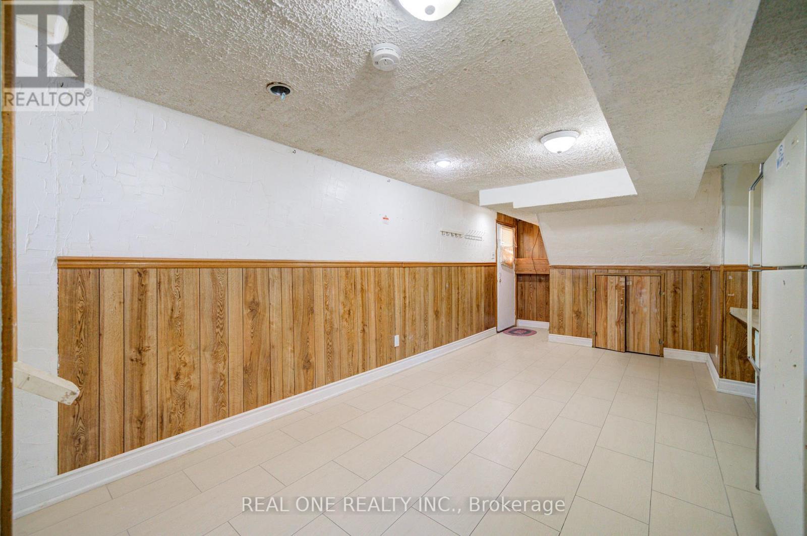 2525 Trident Avenue, Mississauga, ON - Indoor Photo Showing Other Room