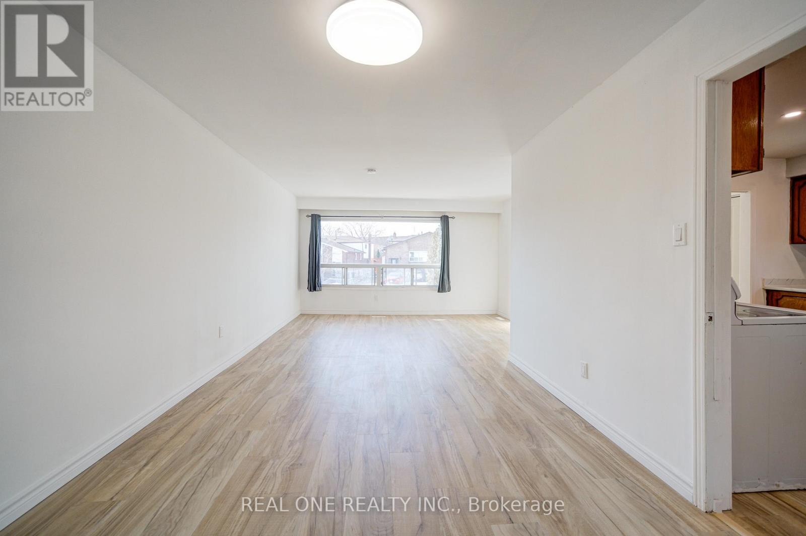 2525 Trident Avenue, Mississauga, ON - Indoor Photo Showing Other Room