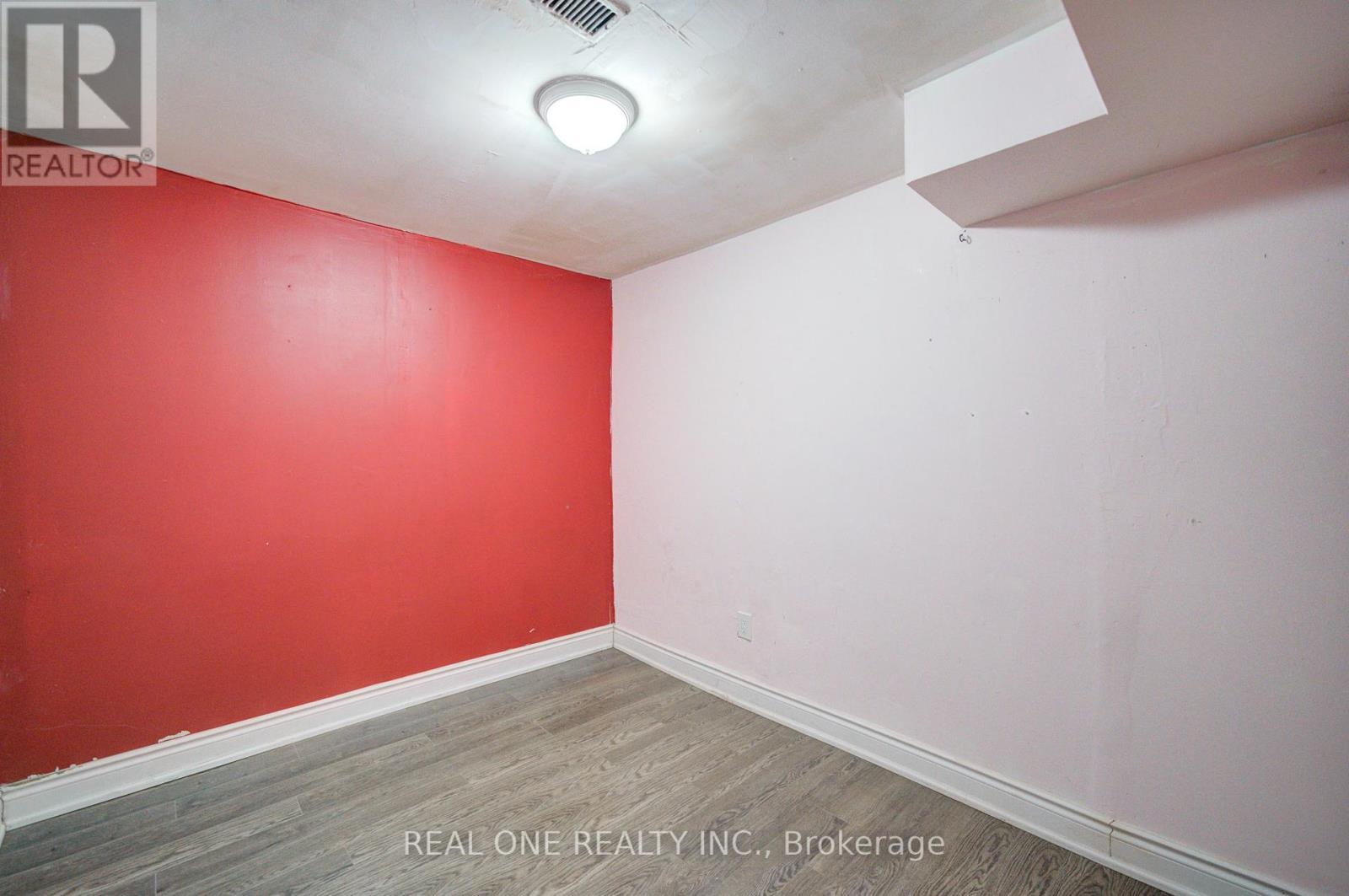 2525 Trident Avenue, Mississauga, ON - Indoor Photo Showing Other Room