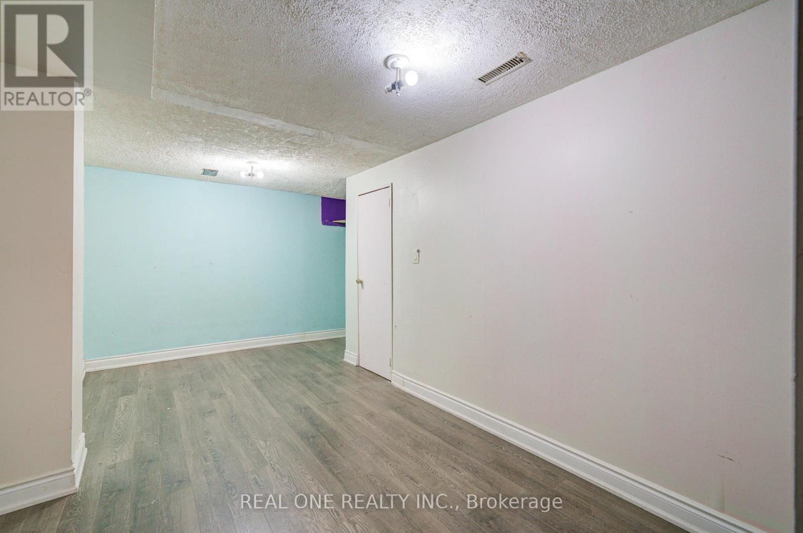 2525 Trident Avenue, Mississauga, ON - Indoor Photo Showing Other Room