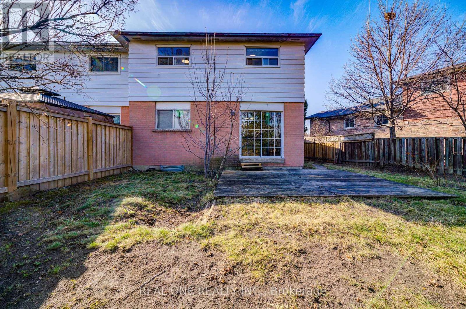 2525 Trident Avenue, Mississauga, ON - Outdoor