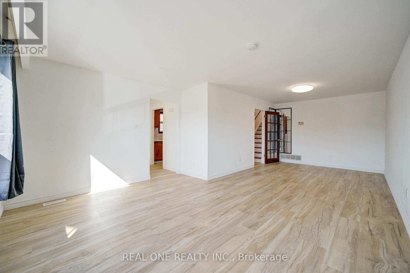 2525 Trident Avenue, Mississauga, ON - Indoor Photo Showing Other Room