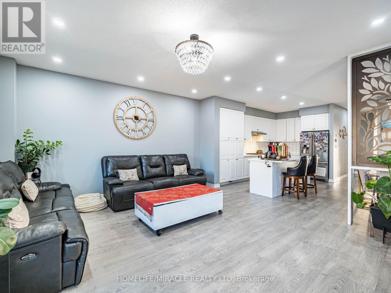3 Doris Pawley Crescent, Caledon, ON - Indoor Photo Showing Living Room