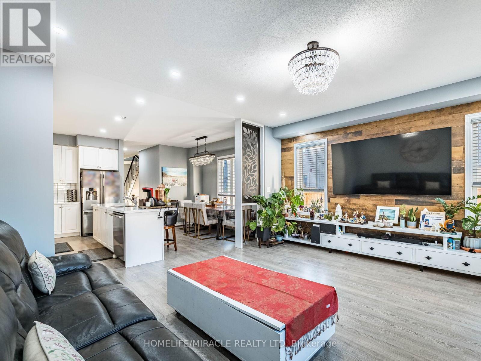 3 Doris Pawley Crescent, Caledon, ON - Indoor Photo Showing Living Room