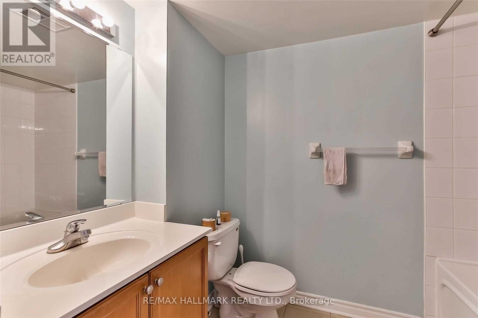 1113 - 17 Barberry Place, Toronto, ON - Indoor Photo Showing Bathroom