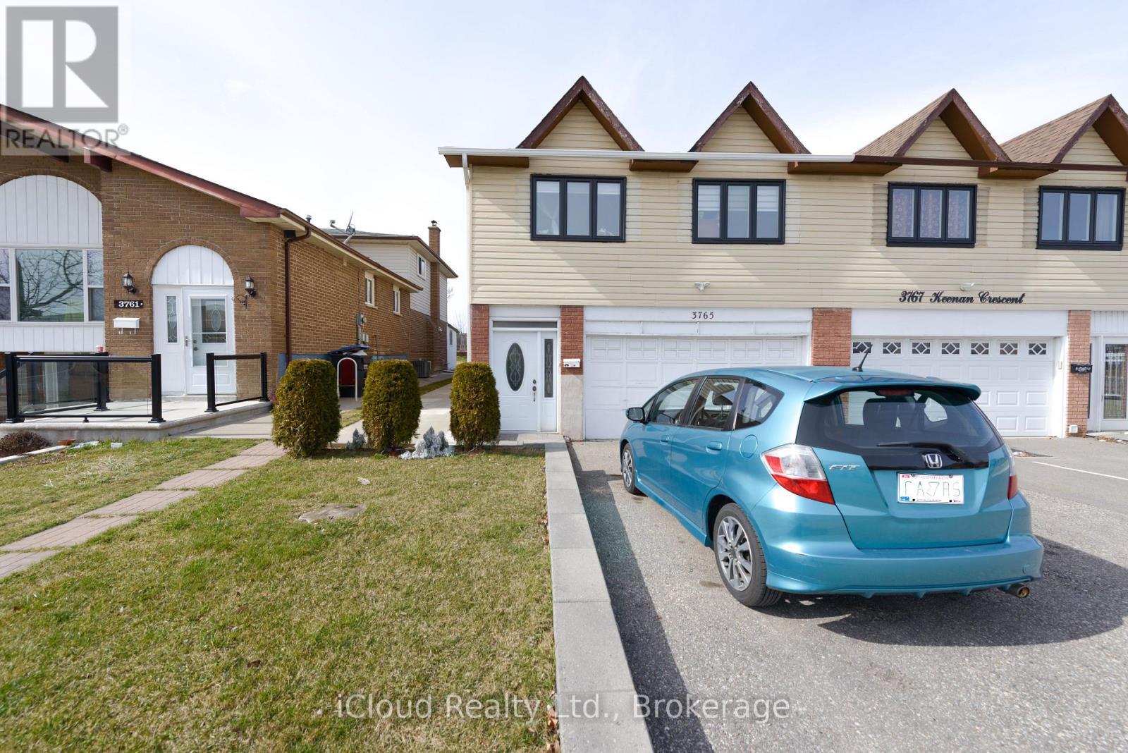 2 - 3765 Keenan Crescent, Mississauga, ON - Outdoor With Facade