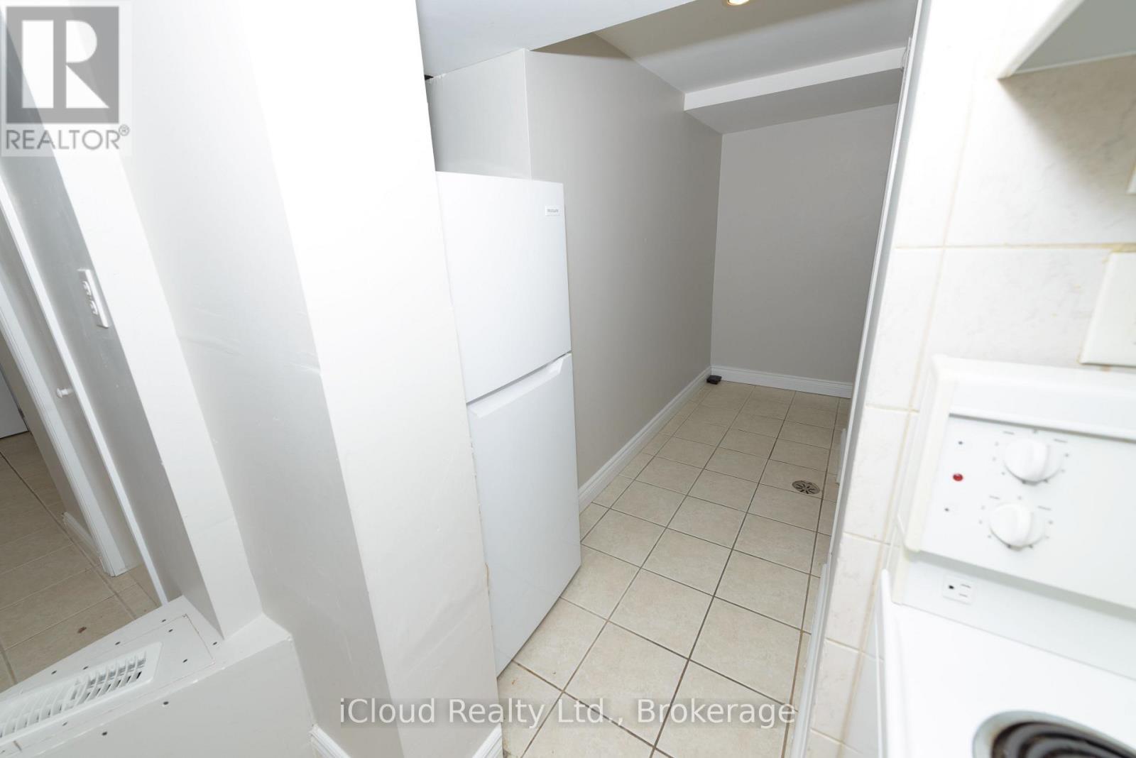 2 - 3765 Keenan Crescent, Mississauga, ON -