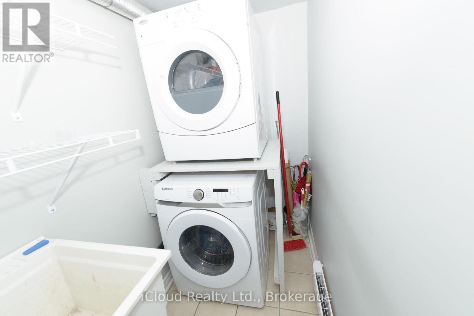 2 - 3765 Keenan Crescent, Mississauga, ON - Indoor Photo Showing Laundry Room