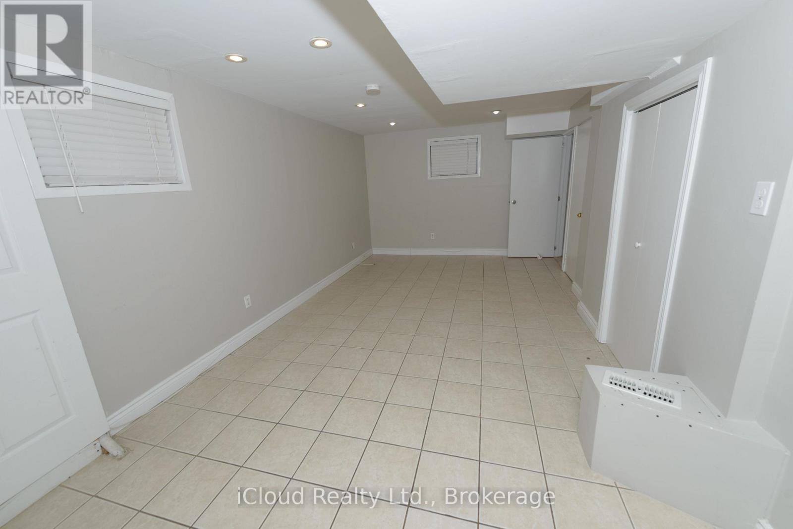 2 - 3765 Keenan Crescent, Mississauga, ON - Indoor Photo Showing Other Room