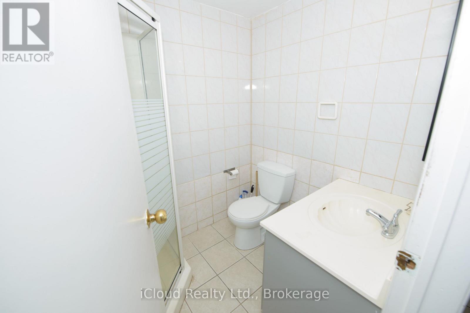 2 - 3765 Keenan Crescent, Mississauga, ON - Indoor Photo Showing Bathroom