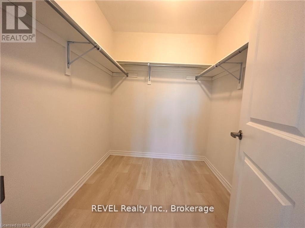 29 Sapphire Way, Thorold (Rolling Meadows), ON - Indoor With Storage