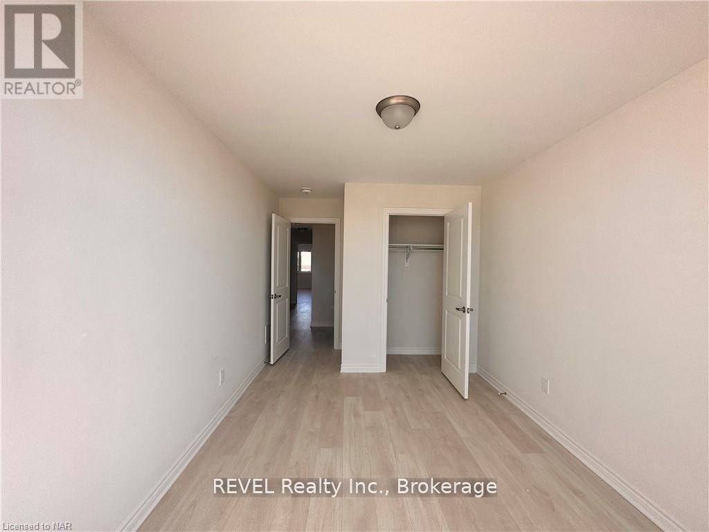 29 Sapphire Way, Thorold (Rolling Meadows), ON - Indoor Photo Showing Other Room