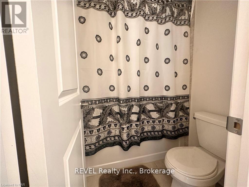 29 Sapphire Way, Thorold (Rolling Meadows), ON - Indoor Photo Showing Bathroom