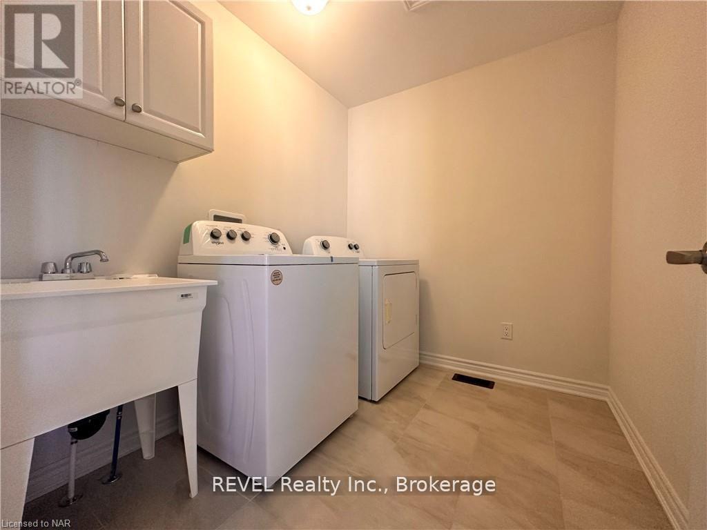 29 Sapphire Way, Thorold (Rolling Meadows), ON - Indoor Photo Showing Laundry Room