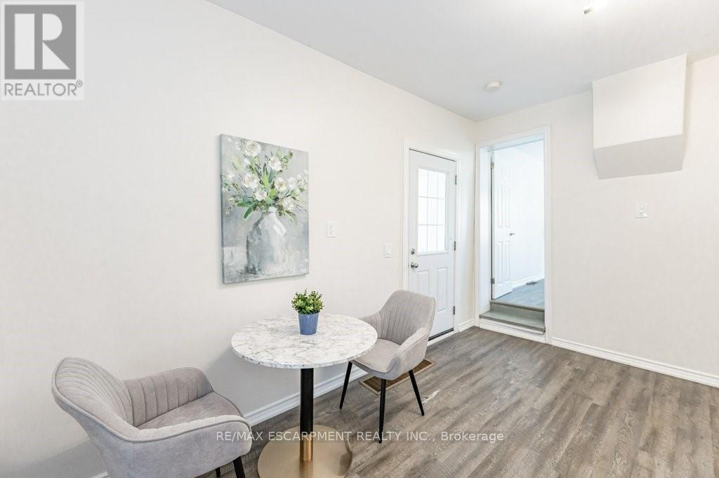 196 Picton Street E, Hamilton, ON - Indoor