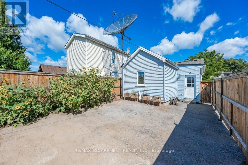 196 Picton Street E, Hamilton, ON - Outdoor