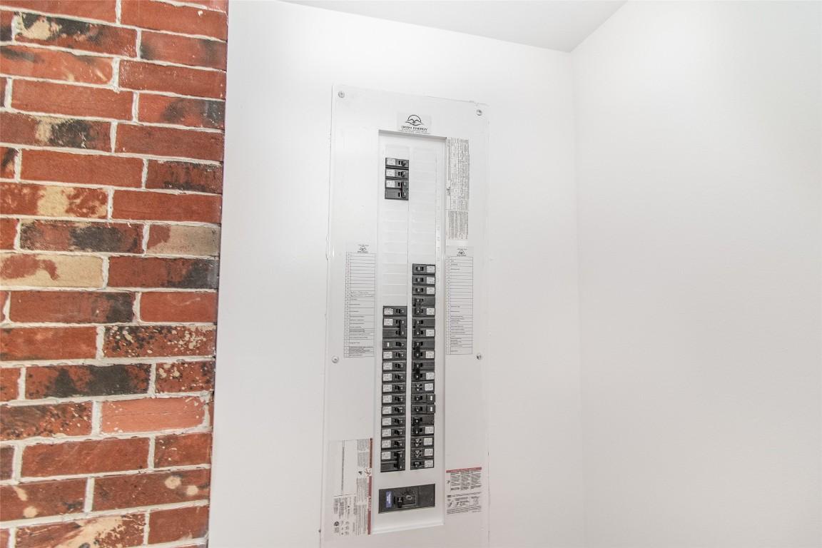 1352 Alder Court, Kelowna, BC - Indoor Photo Showing Other Room