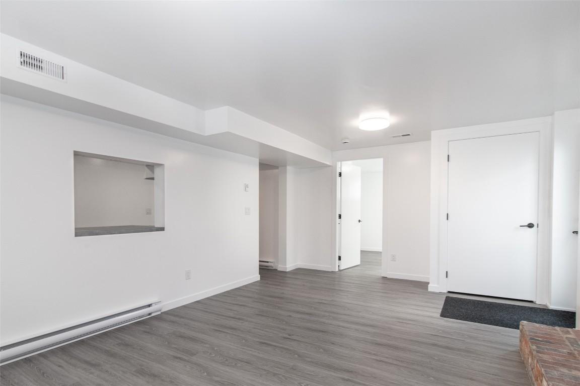 1352 Alder Court, Kelowna, BC - Indoor Photo Showing Other Room