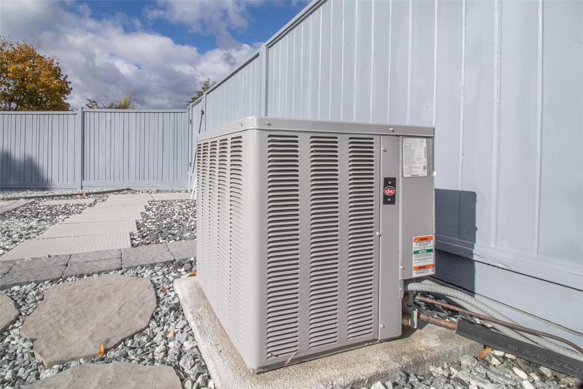 1352 Alder Court, Kelowna, BC - Outdoor