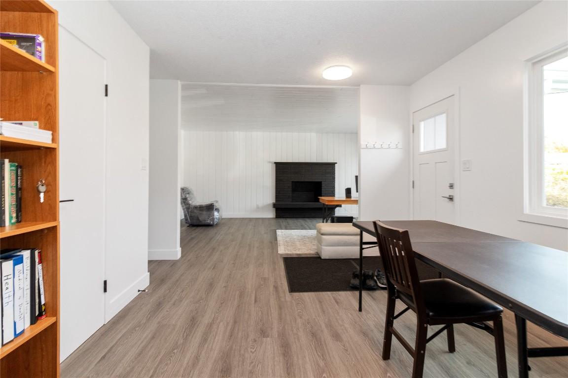 1352 Alder Court, Kelowna, BC - Indoor With Fireplace