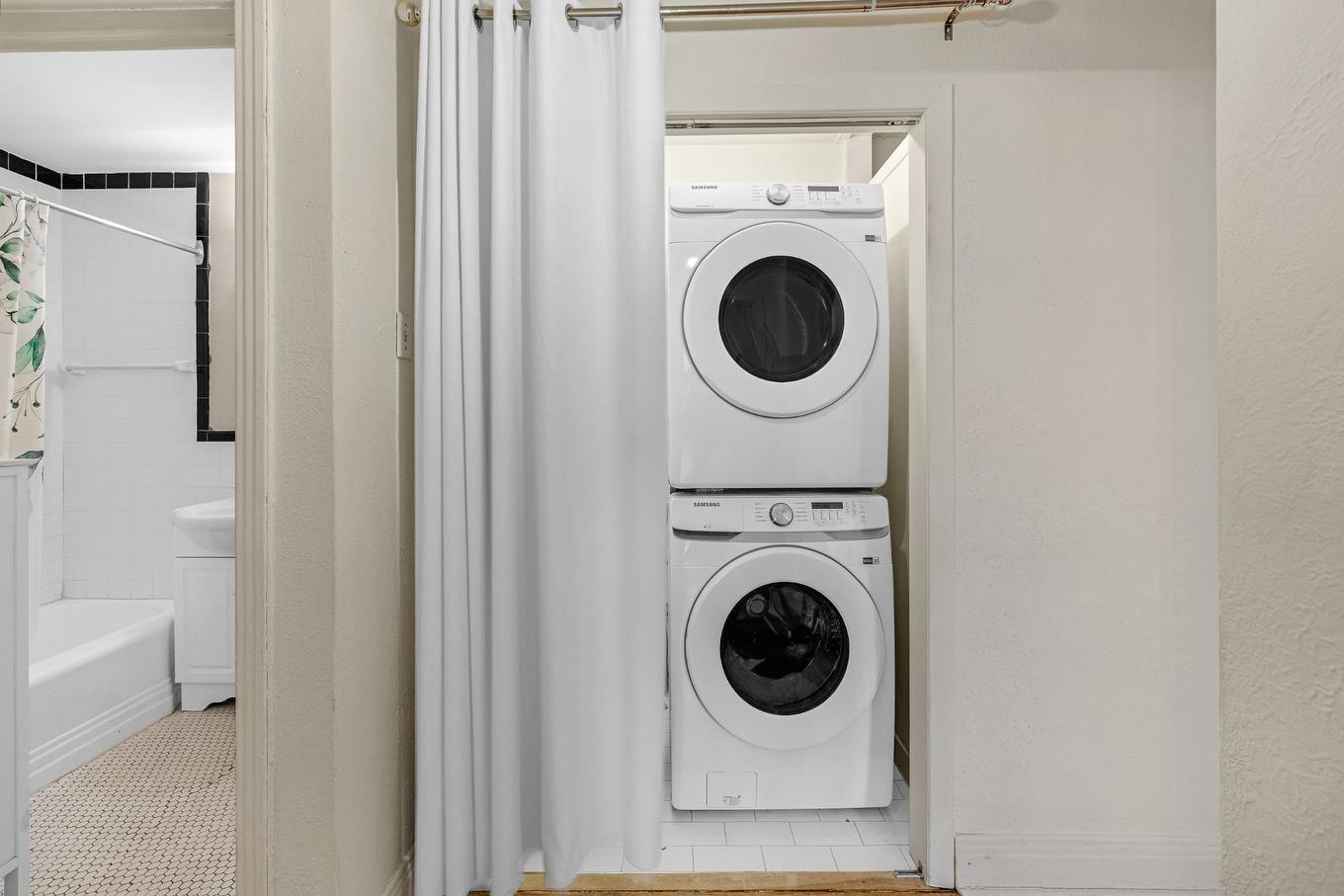 Laundry room - 5-2505 Av. Van Horne, Montréal (Côte-Des-Neiges/Notre-Dame-De-Grâce), QC - Indoor Photo Showing Laundry Room