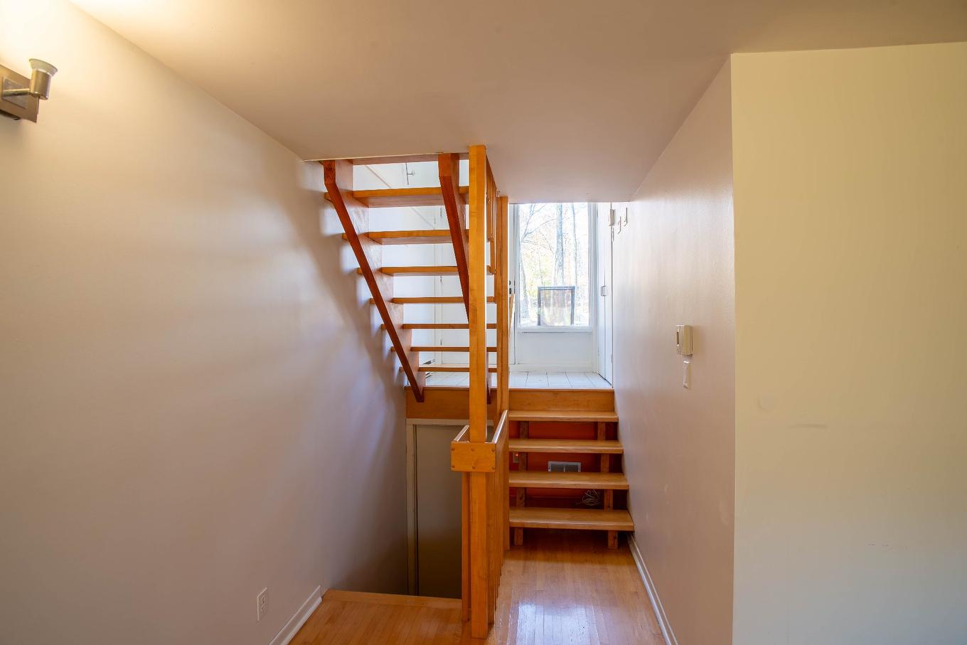 Hall d'entrée/Vestibule - 386 Rue De La Corniche, Lévis (Les Chutes-De-La-Chaudière-Ouest), QC - Indoor Photo Showing Other Room