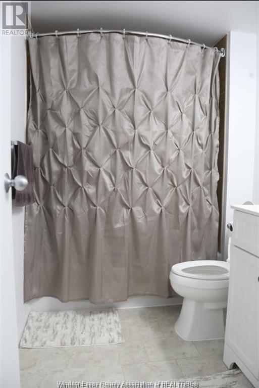 380 Pelissier Unit# 307, Windsor, ON - Indoor Photo Showing Bathroom