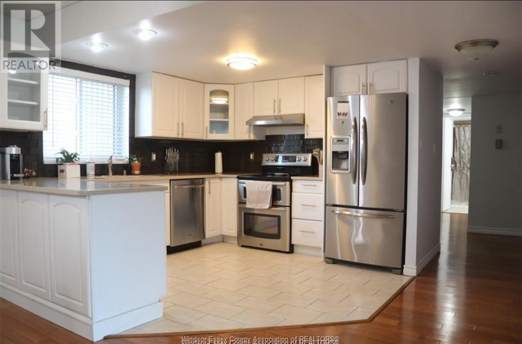 380 Pelissier Unit# 307, Windsor, ON - Indoor Photo Showing Kitchen