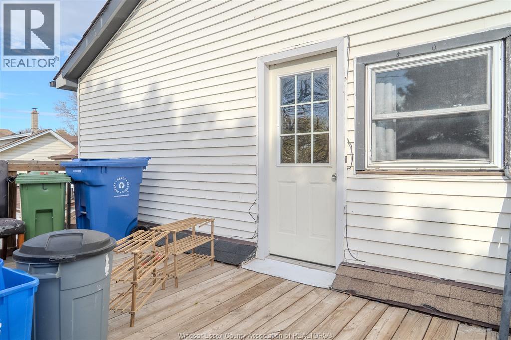 291-93 Belleview Avenue, Windsor, ON - Outdoor With Exterior