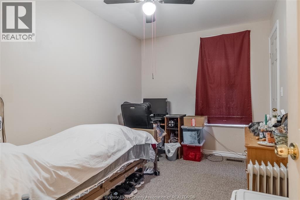 291-93 Belleview Avenue, Windsor, ON - Indoor Photo Showing Bedroom