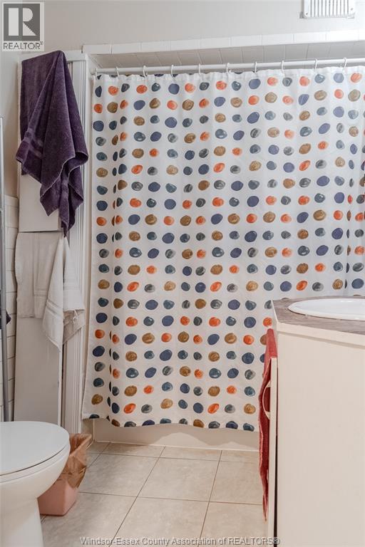 291-93 Belleview Avenue, Windsor, ON - Indoor Photo Showing Bathroom