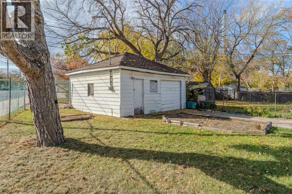 291-93 Belleview Avenue, Windsor, ON - Outdoor