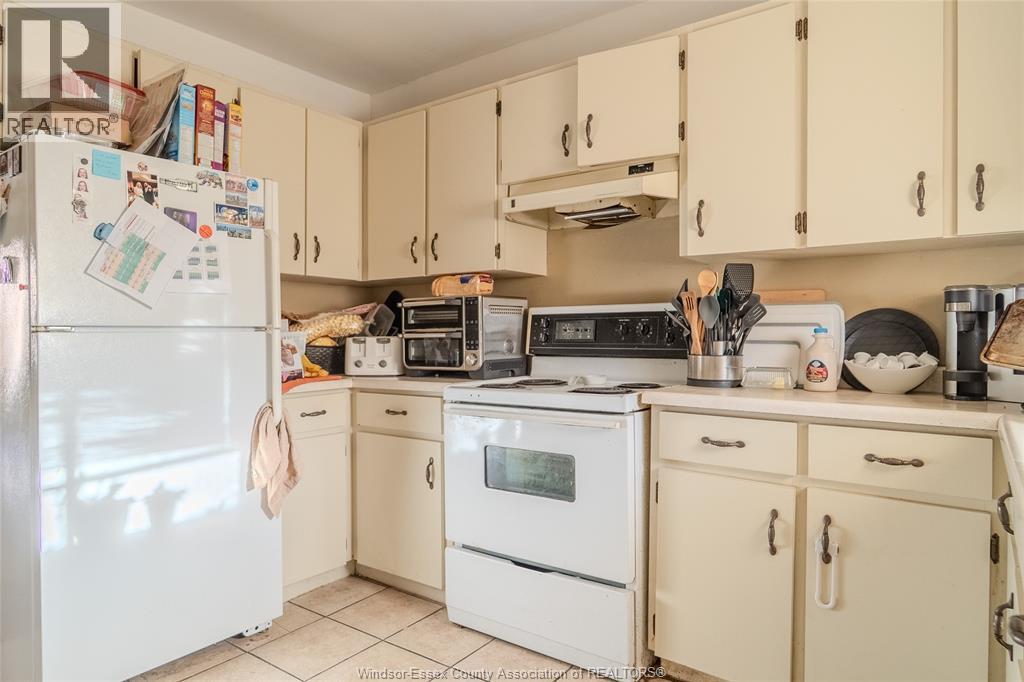 1557 Goyeau Street, Windsor, ON - Indoor Photo Showing Kitchen