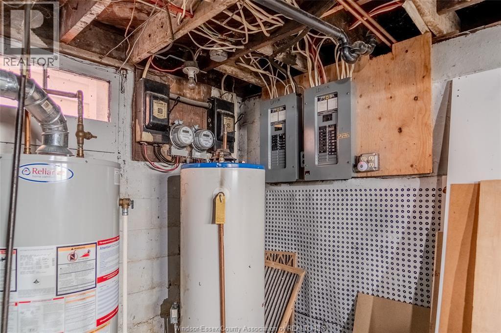 1557 Goyeau Street, Windsor, ON - Indoor Photo Showing Basement