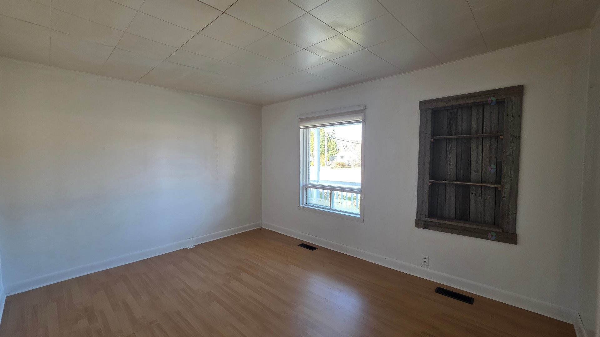 Salon - 22 5E Avenue E., Amos, QC - Indoor Photo Showing Other Room