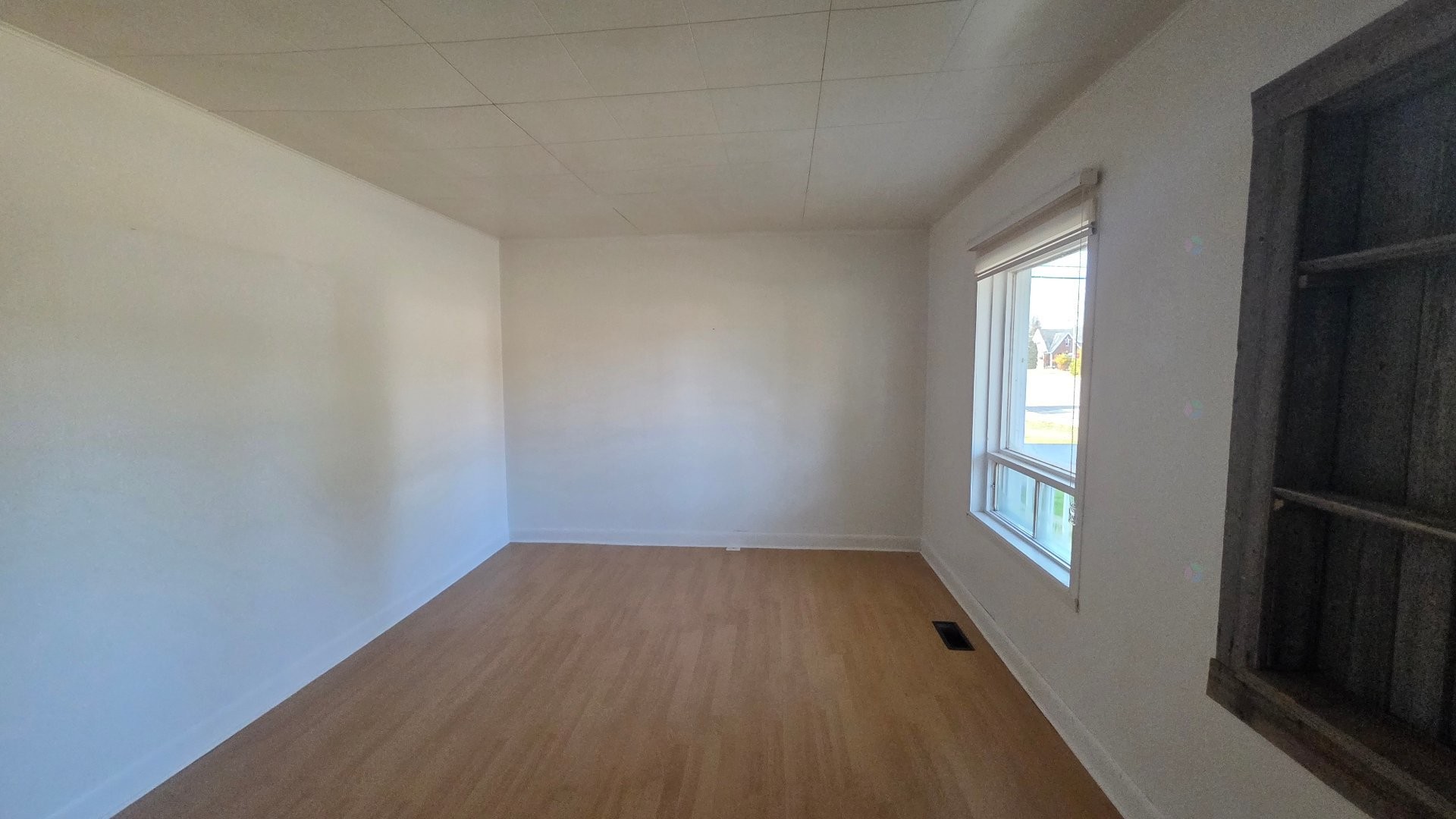 Salon - 22 5E Avenue E., Amos, QC - Indoor Photo Showing Other Room